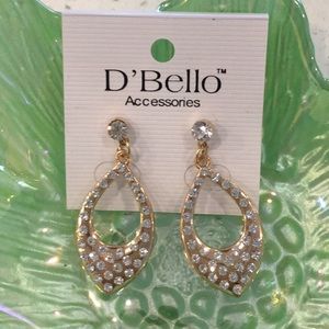 🌹NWT Too Brillant Crystal / Goldtone Lightweight Earrings Wardrobe Must Have 🌹